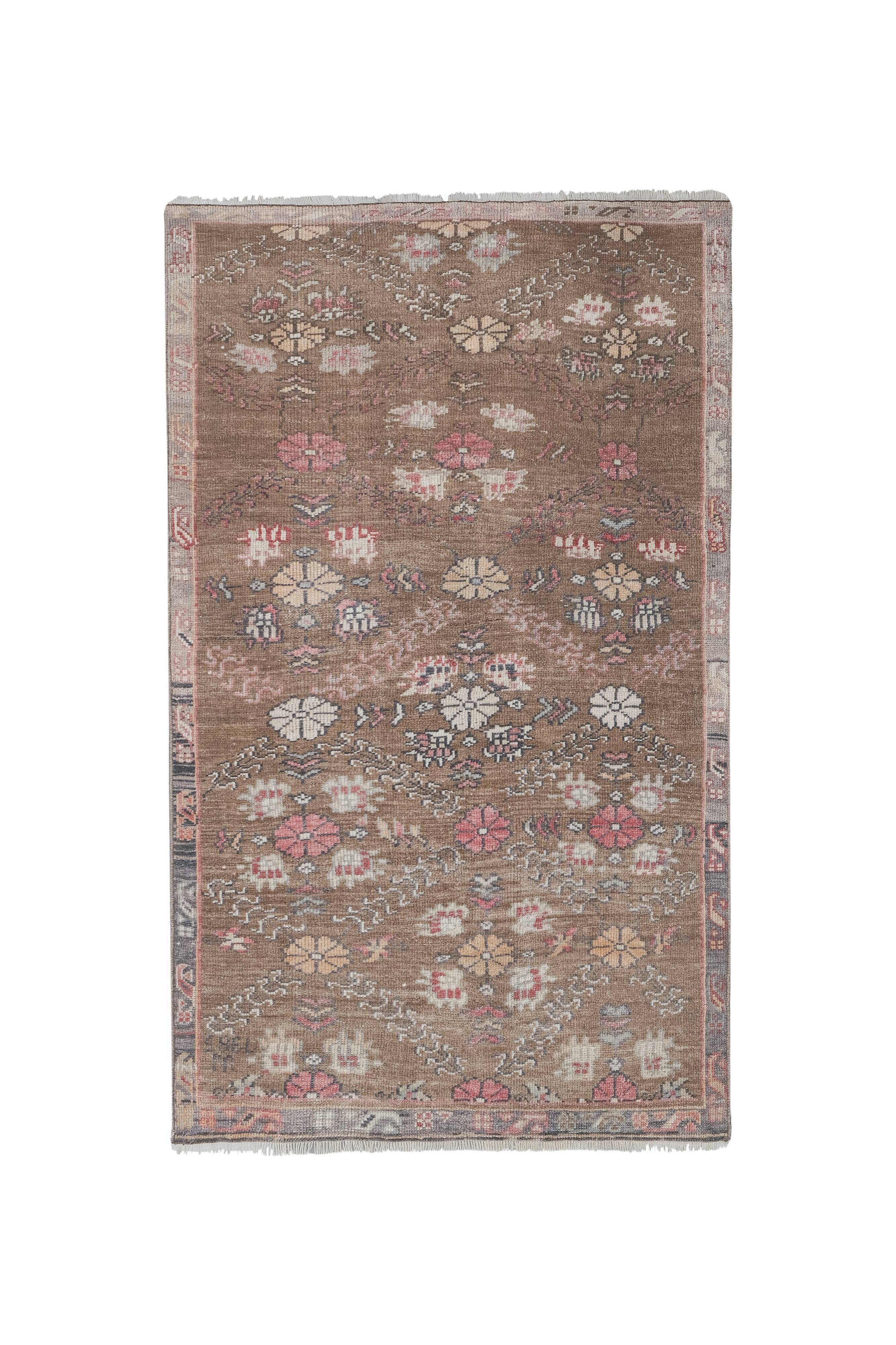 Vintage Turkish rug from Oushak, hand-woven 108x177 cm