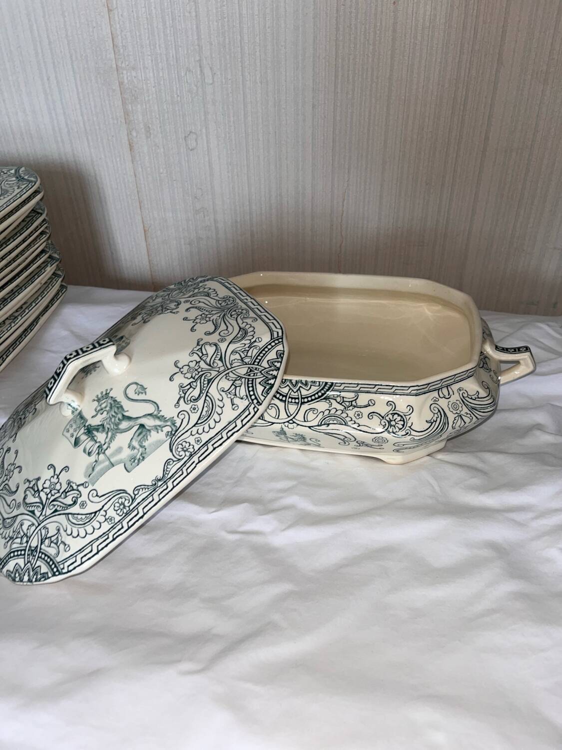 Lot of old saint-amand earthenware, fontana model – very good condition