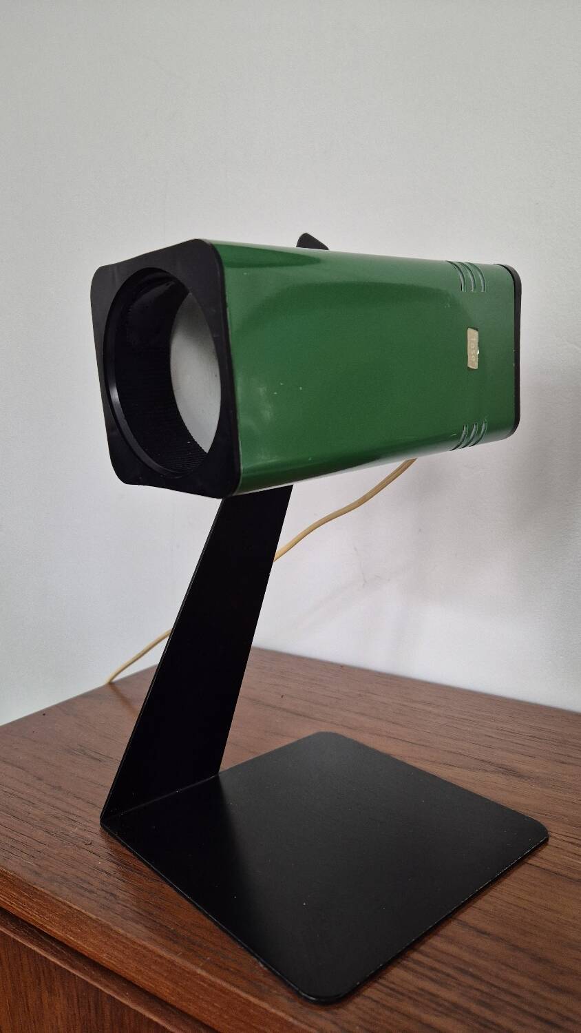 Phase spotlight model lamp