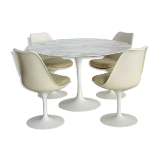 Ensemble table et chaises Eero Saarinen édition Knoll de 1960