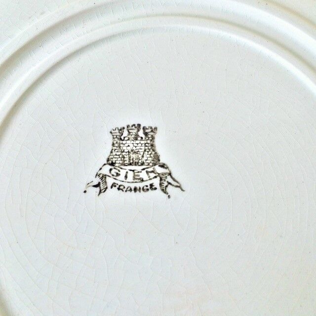 Series of 15 dinner plates in Gien