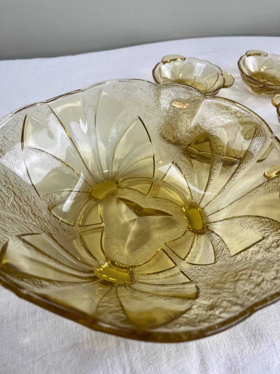 Amber Art Deco service