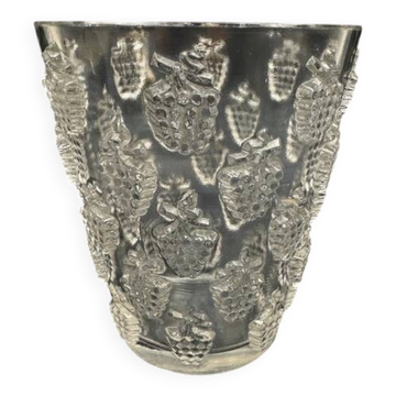 Vase René Lalique modèle "Malaga", verre moulé pressé, vers 1937