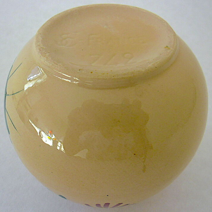 Vase "ball" decorated floral in polychrome earthenware glazed by Saint-Clement