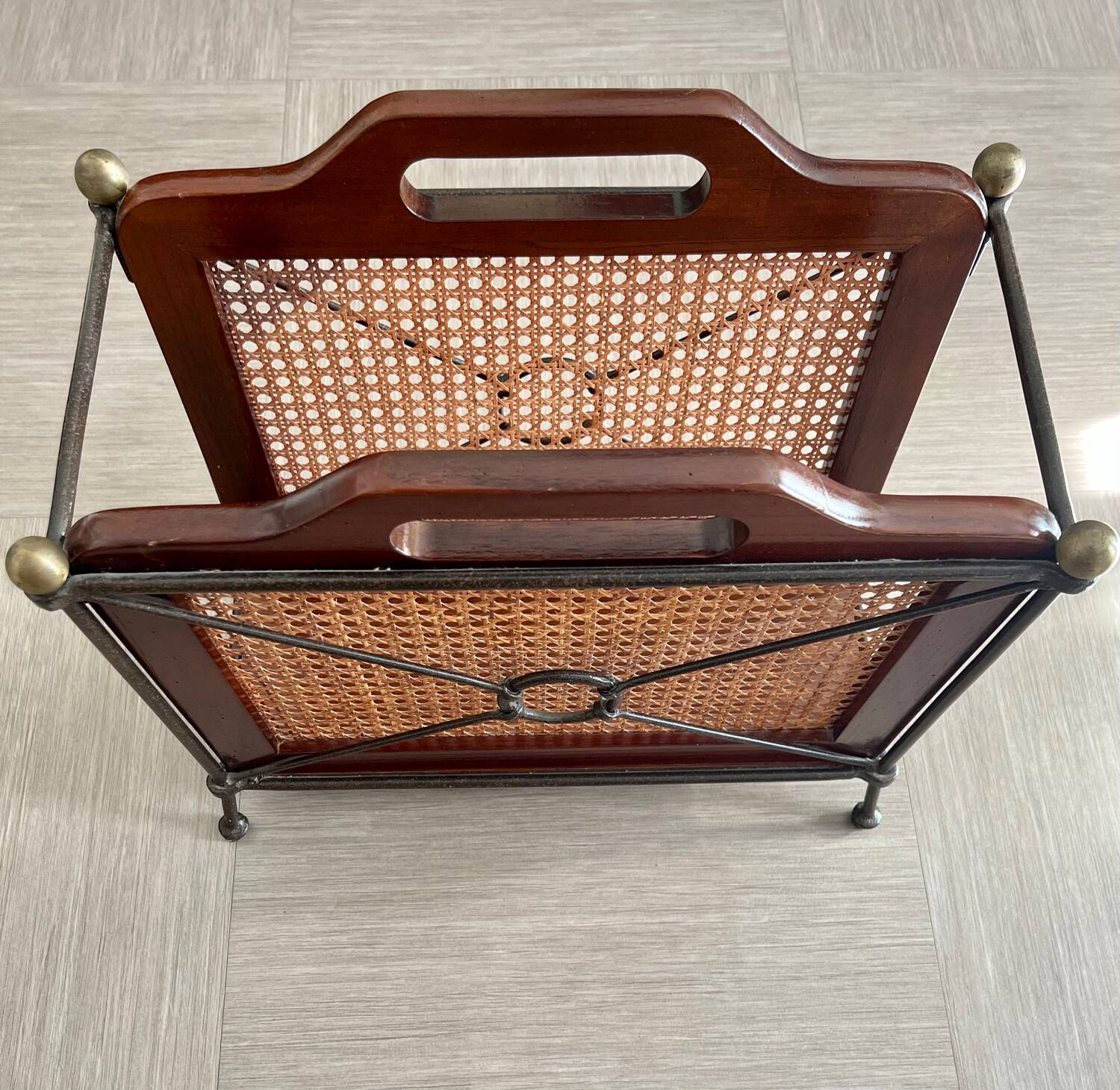 Magazine Holder/Logs in Metal/Wood/Rattan