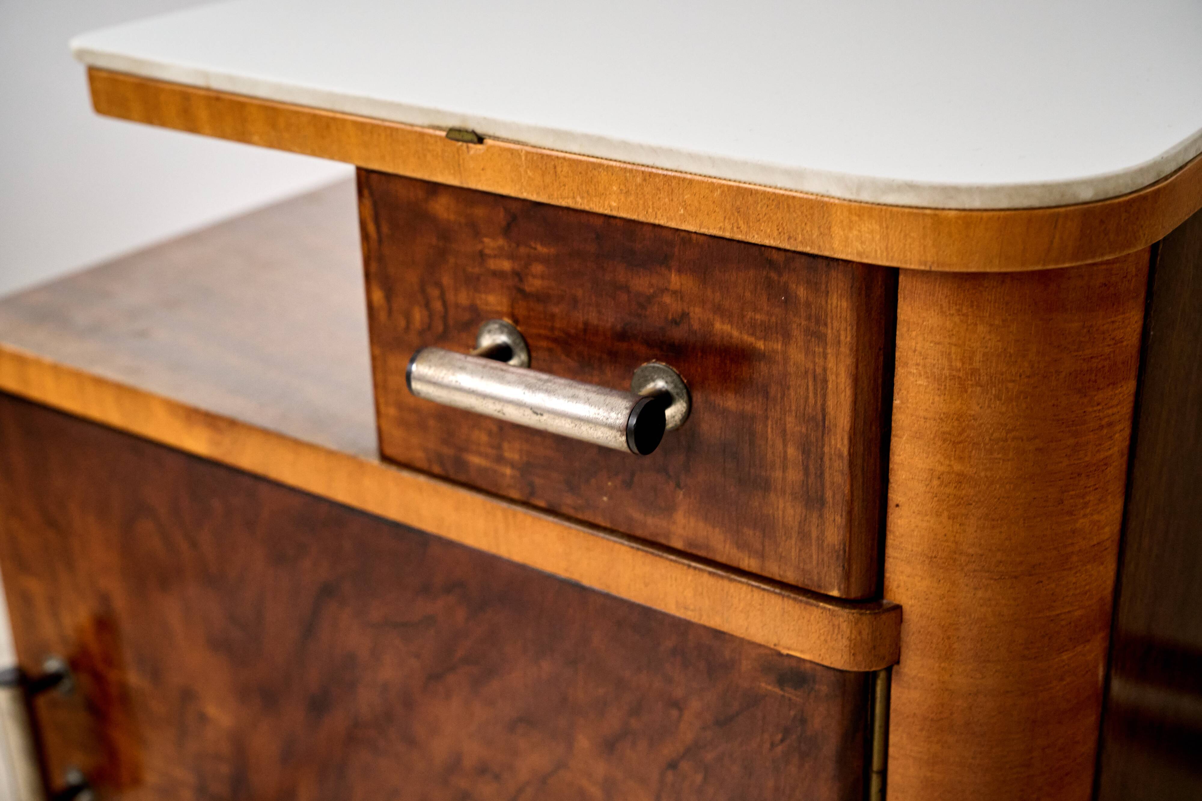 Set of Two Art Déco nightstands, by Jindřich Halabala, 1940s Czechoslovakia