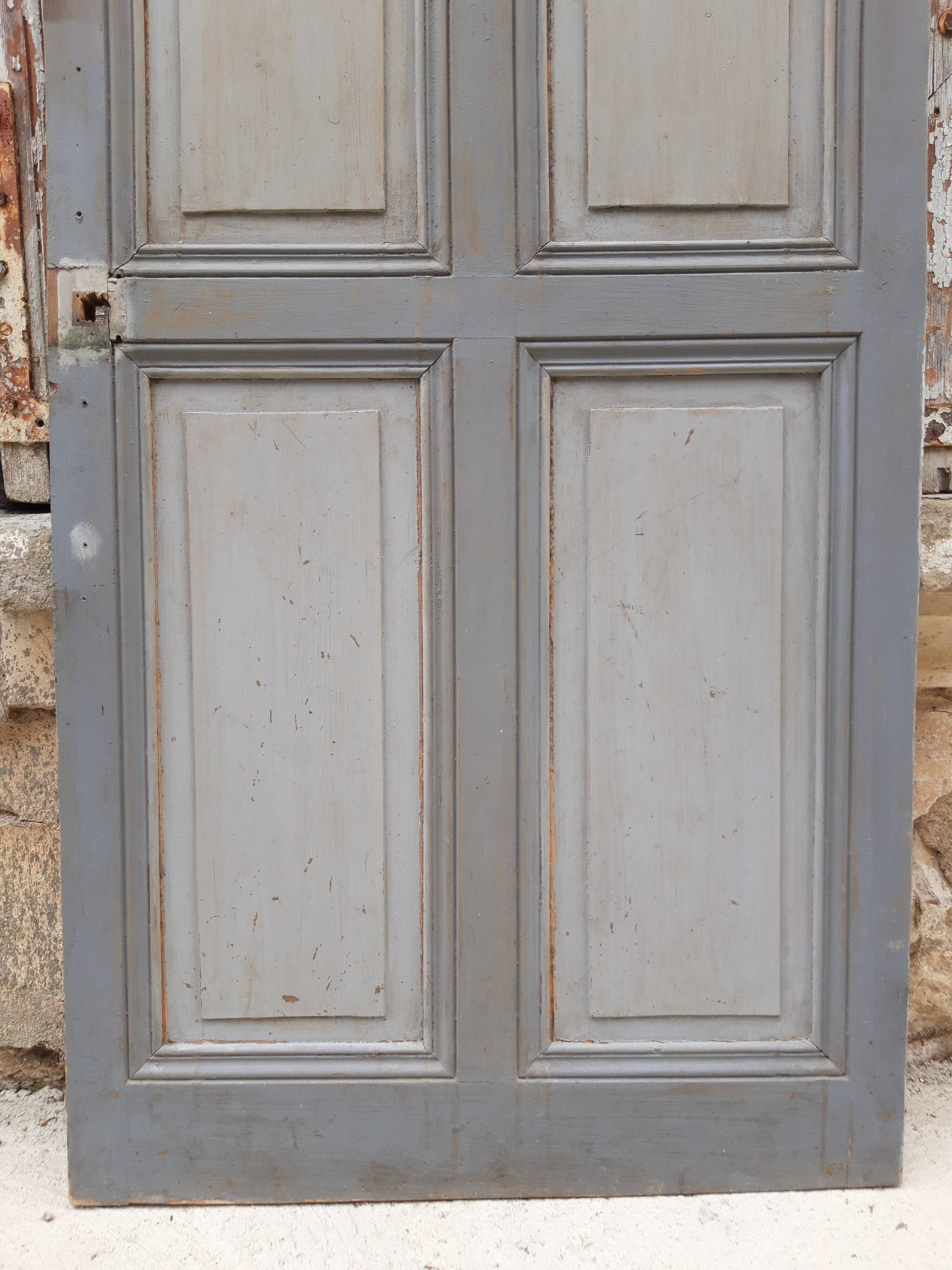 Ancienne porte de communication moulurée