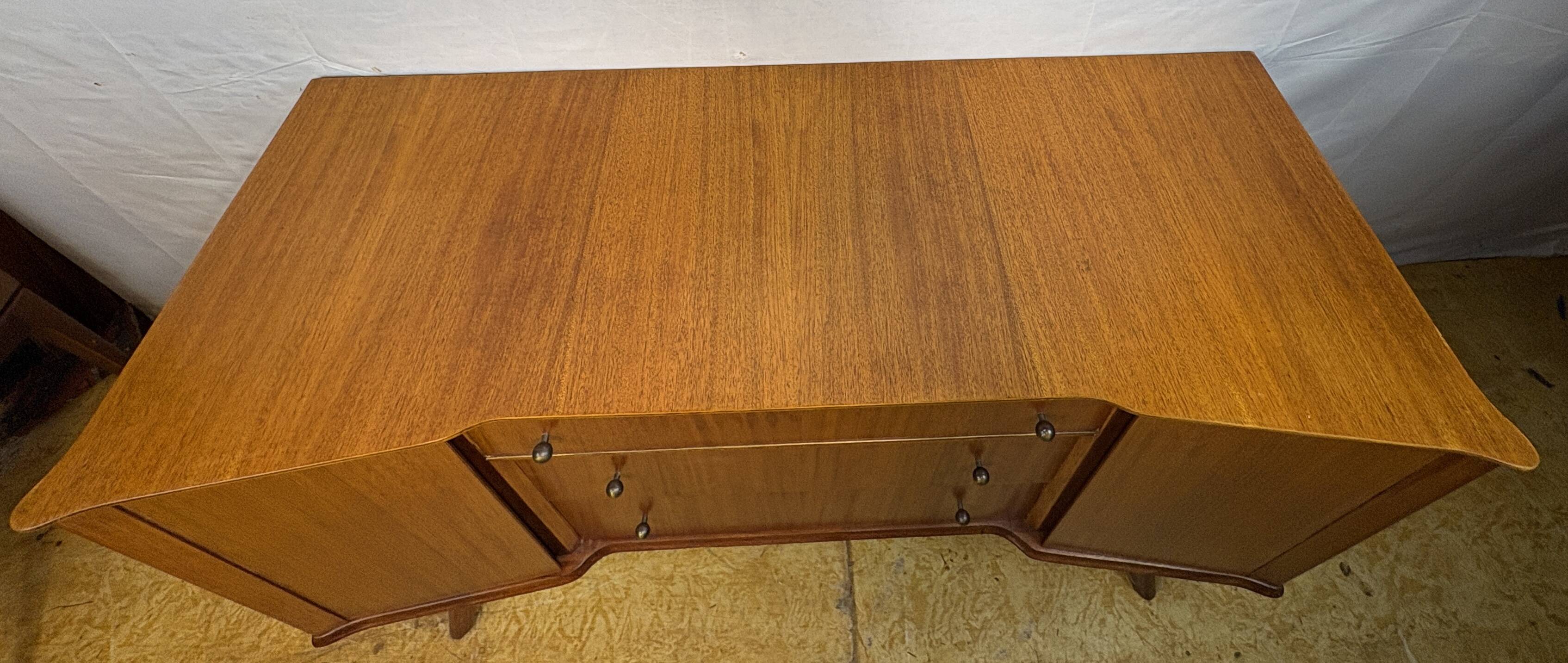 Mid-Century Retro Vintage Teak Sideboard by William Lawrence 1960  Elegant