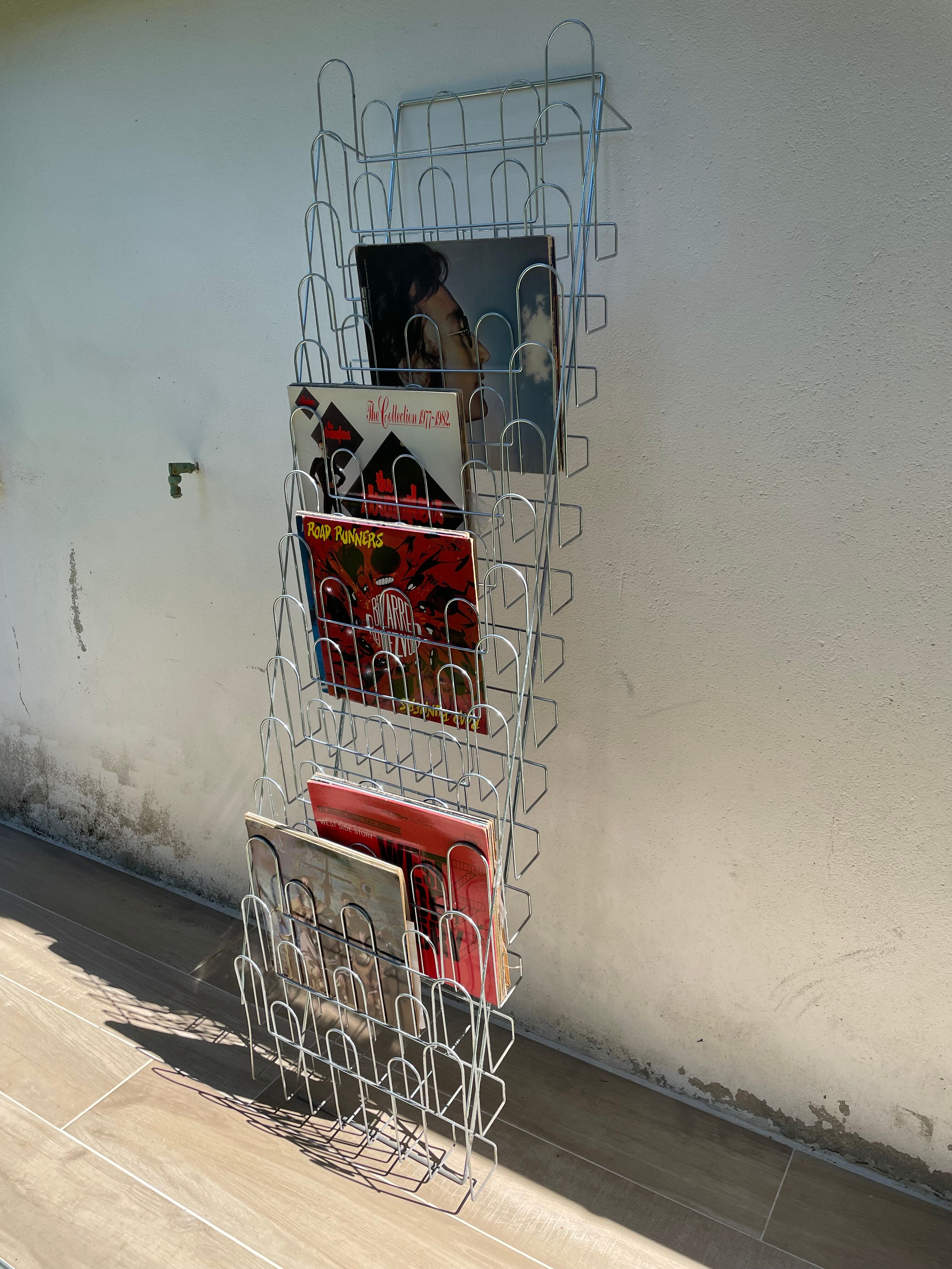 Vinyls holder