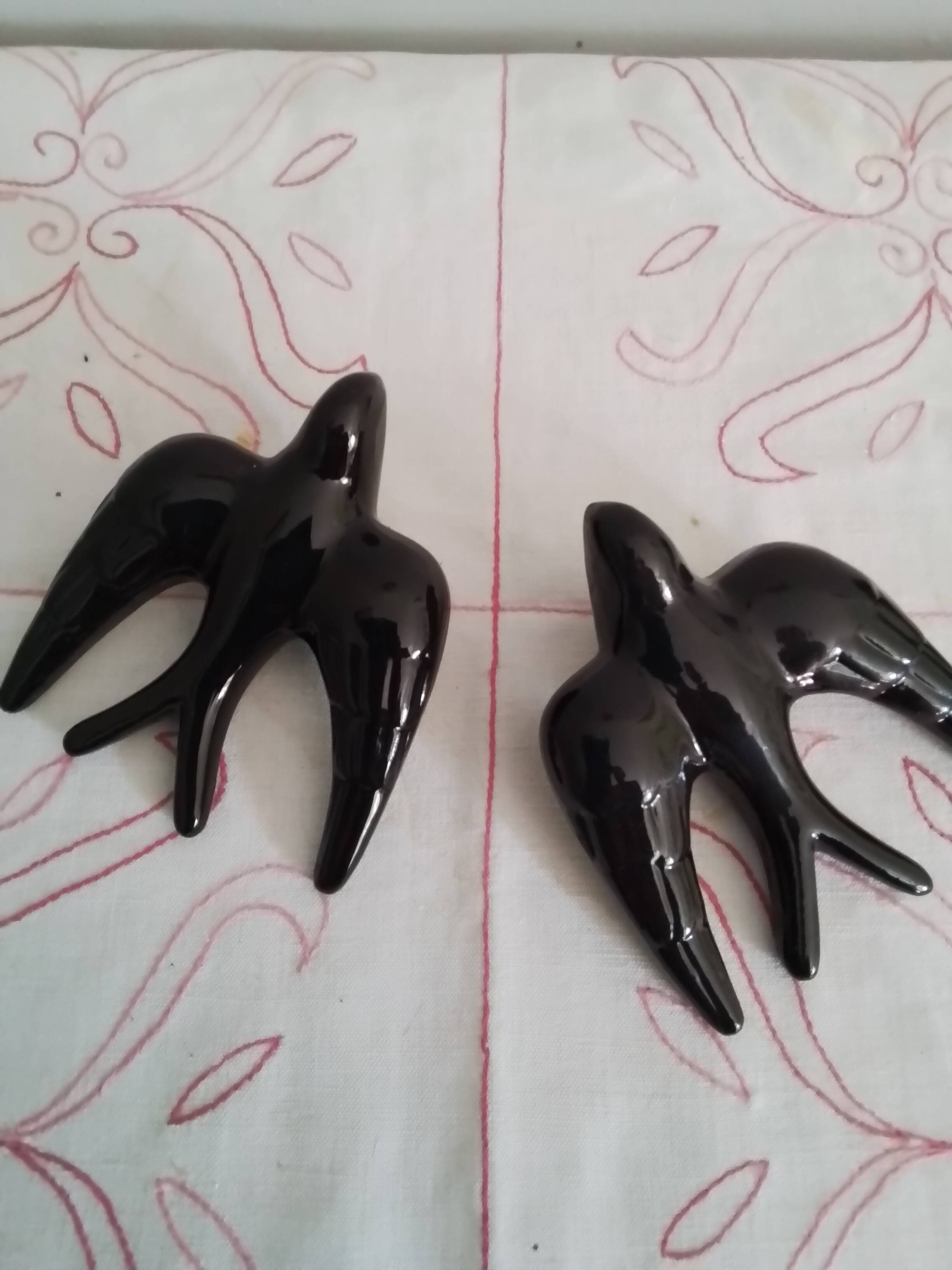 Set of two ceramic swallows