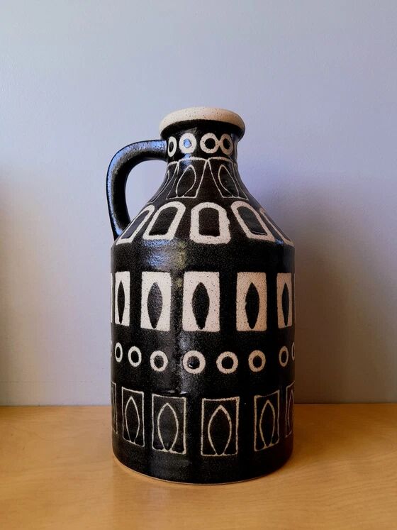 Pichet ou vase en céramique