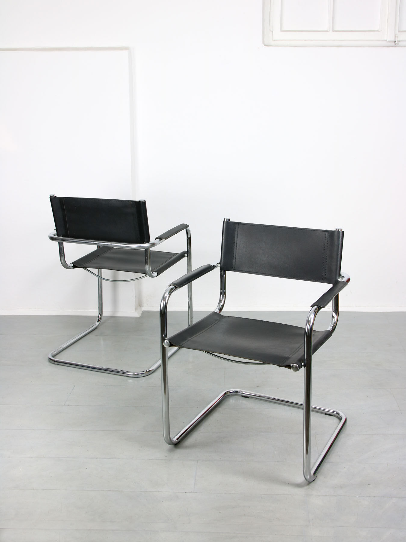 Vintage Bauhaus Cantilever S34 Leather Chair