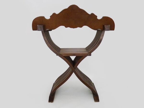 Chaise Savonarola en bois à tête de lion, Italie, 1950