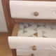 Commode relookée rose poudrée