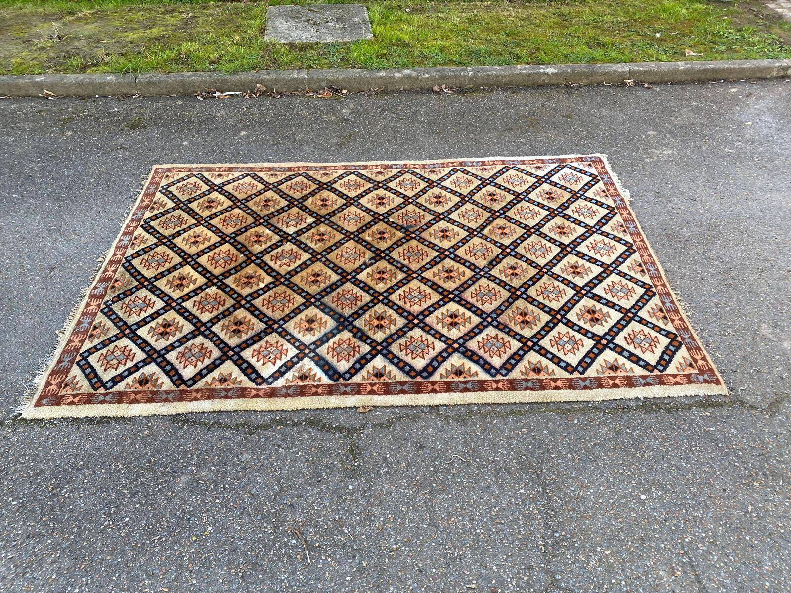 Persian woven wool rug pyramids 160x230