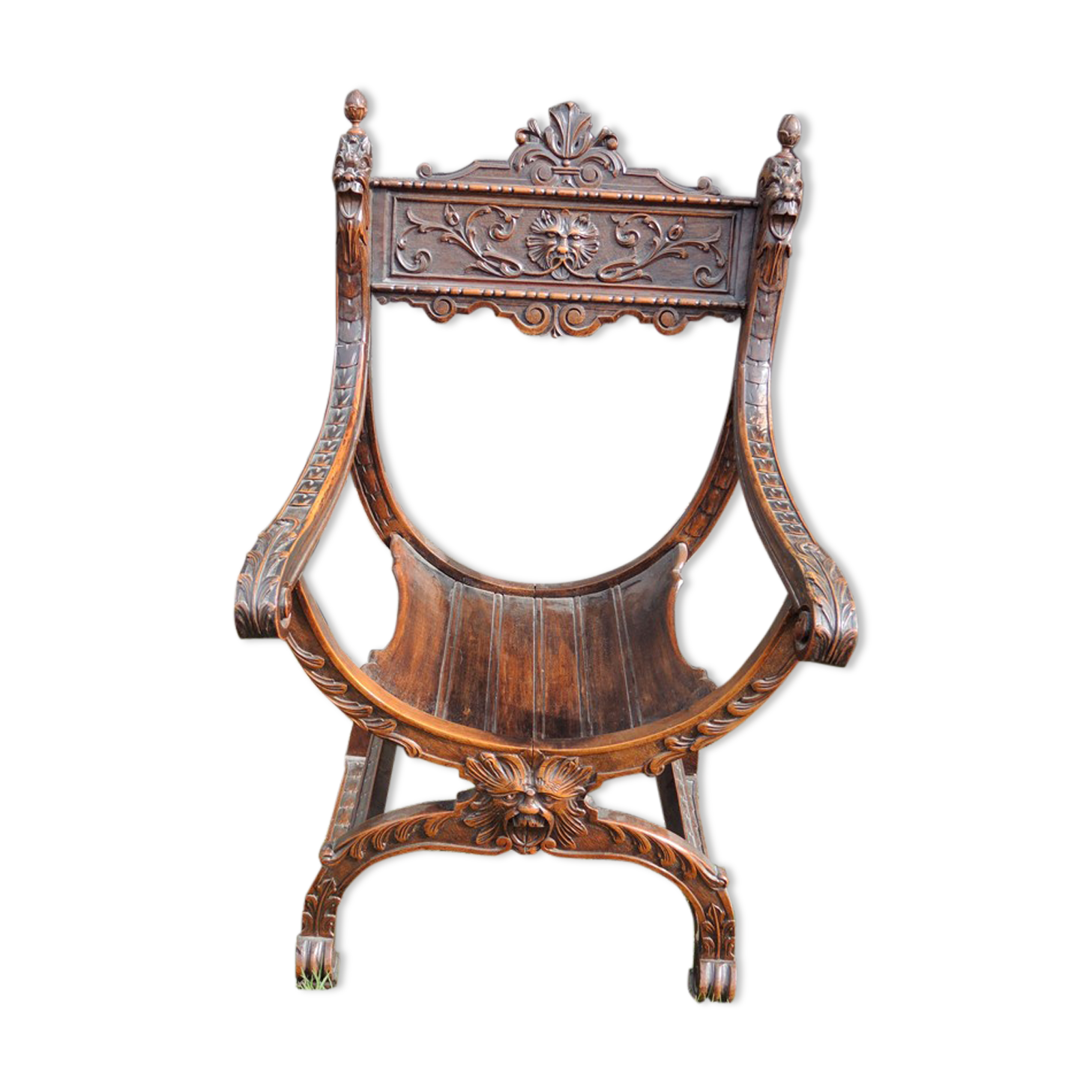 Former curulle chair says dagobert carved wood