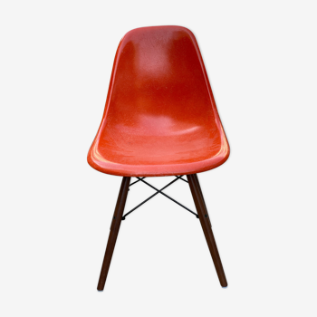 Chaise Eames DSW pour Herman Miller, couleur orange