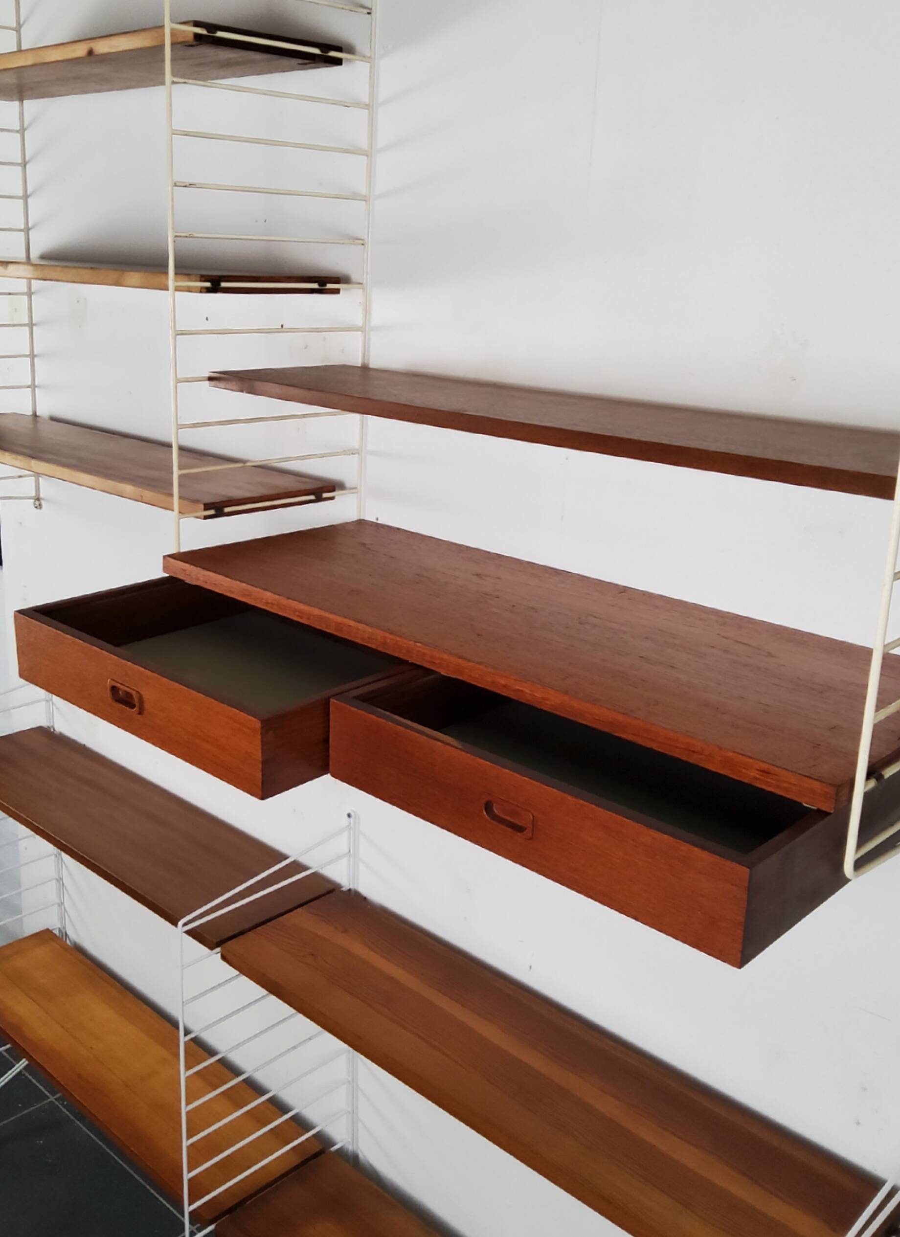 Vintage wall shelf by Nisse Strinning