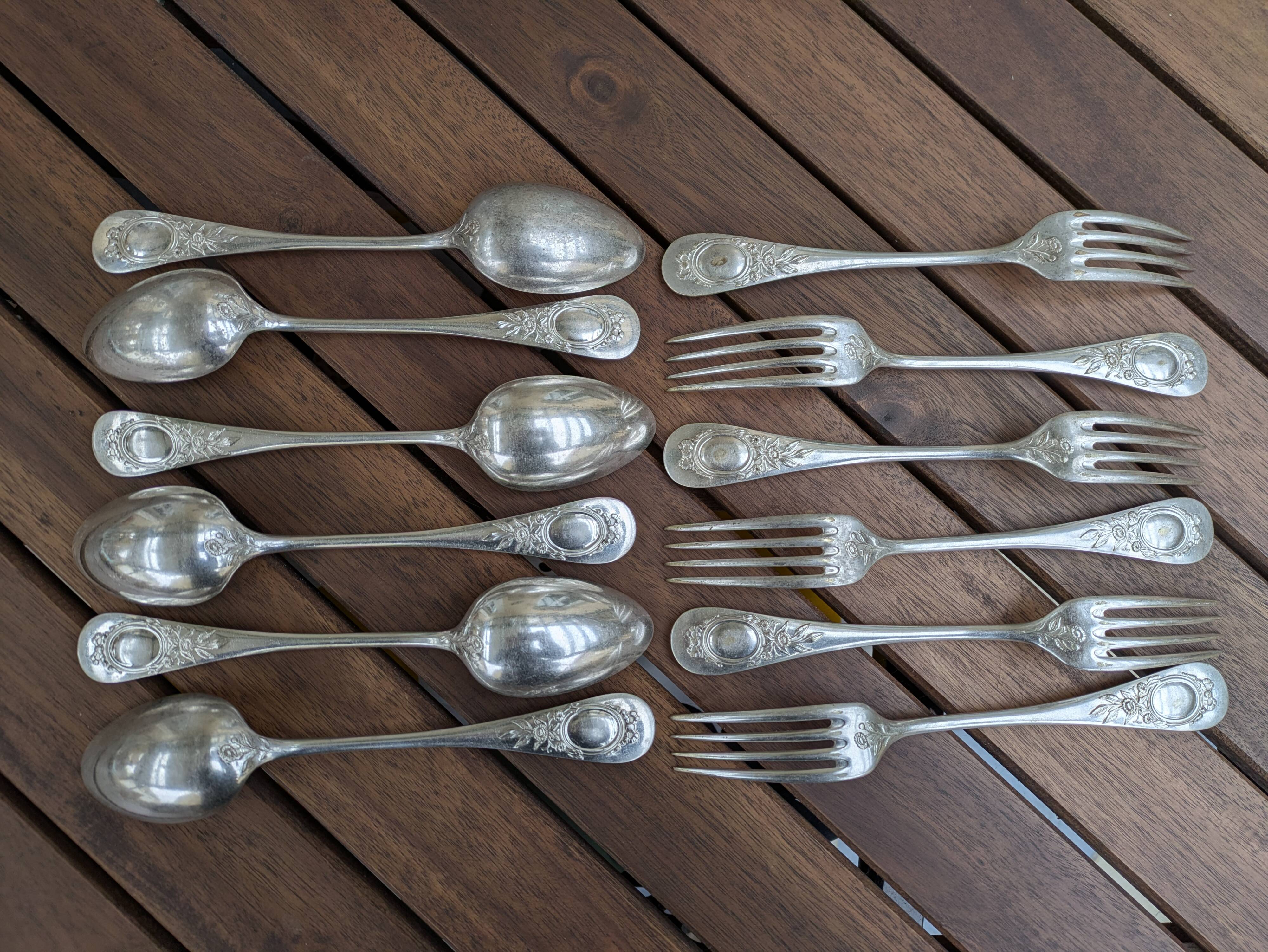 Set of 6 silver plated metal forks and spoons 20g with medallion f