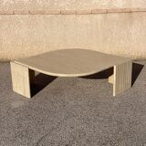 Table basse en marbre de travertin design des années 80