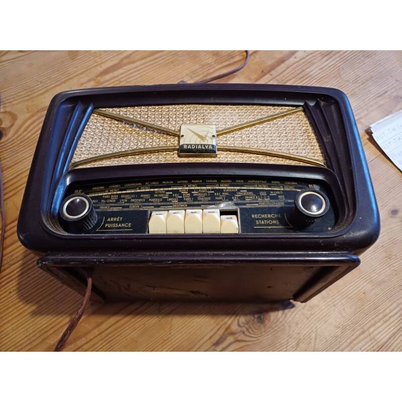 Poste radio bakélite "Radialva"