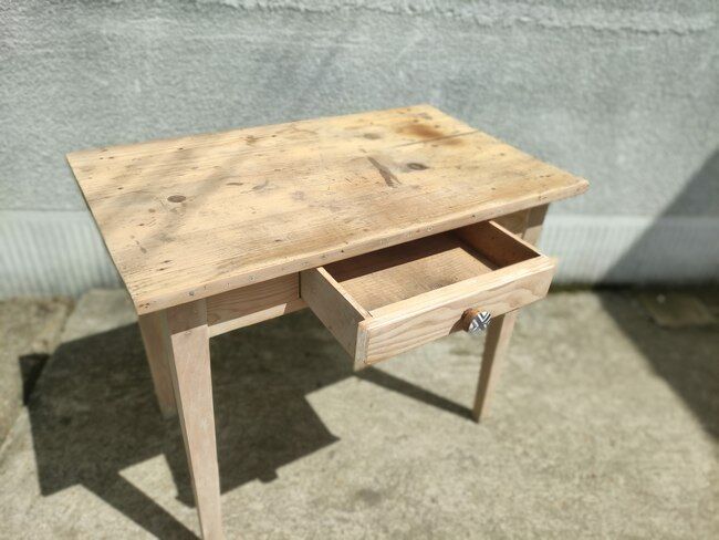 Farm table