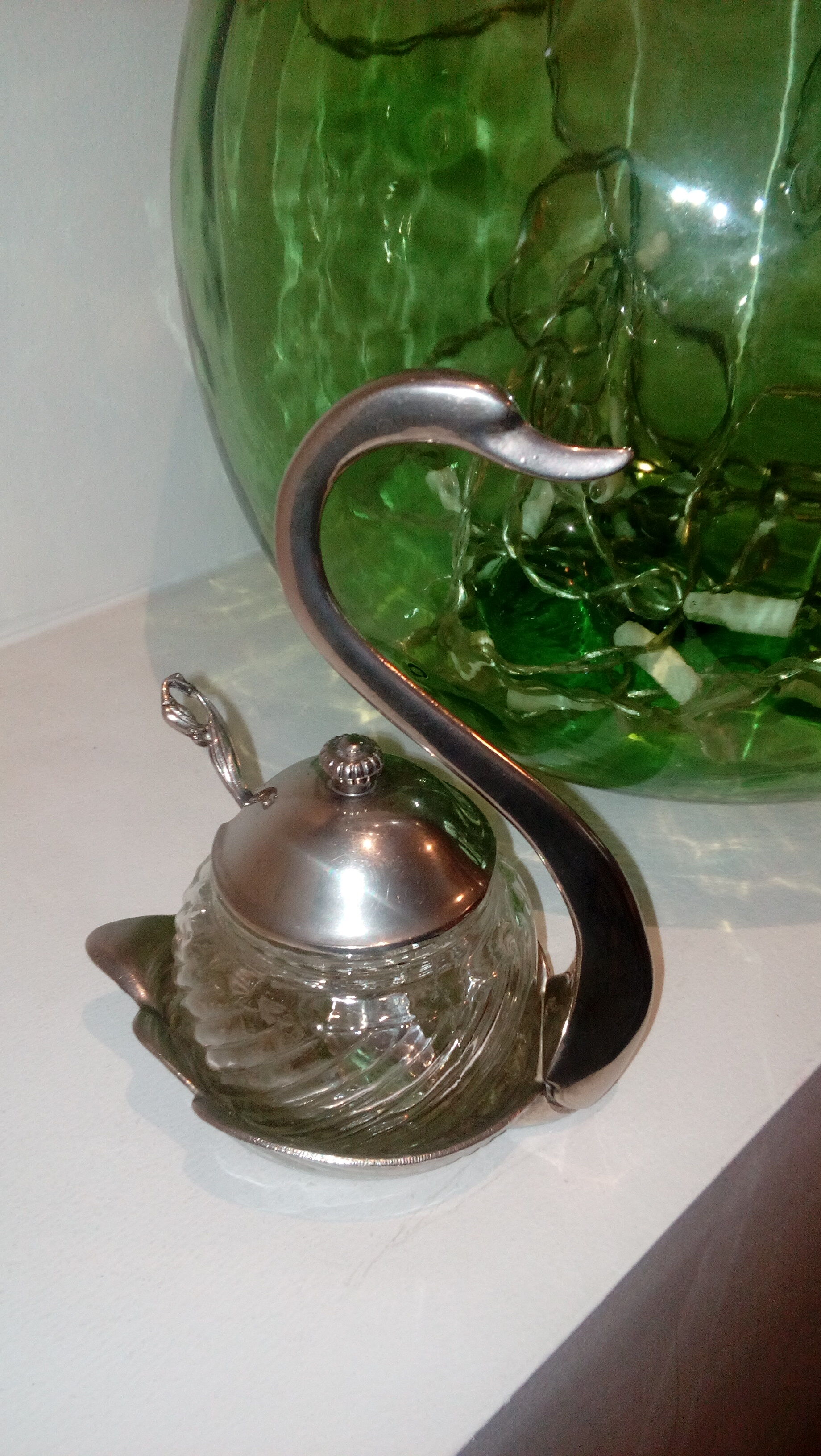 Mustard confectioner's sugar swan