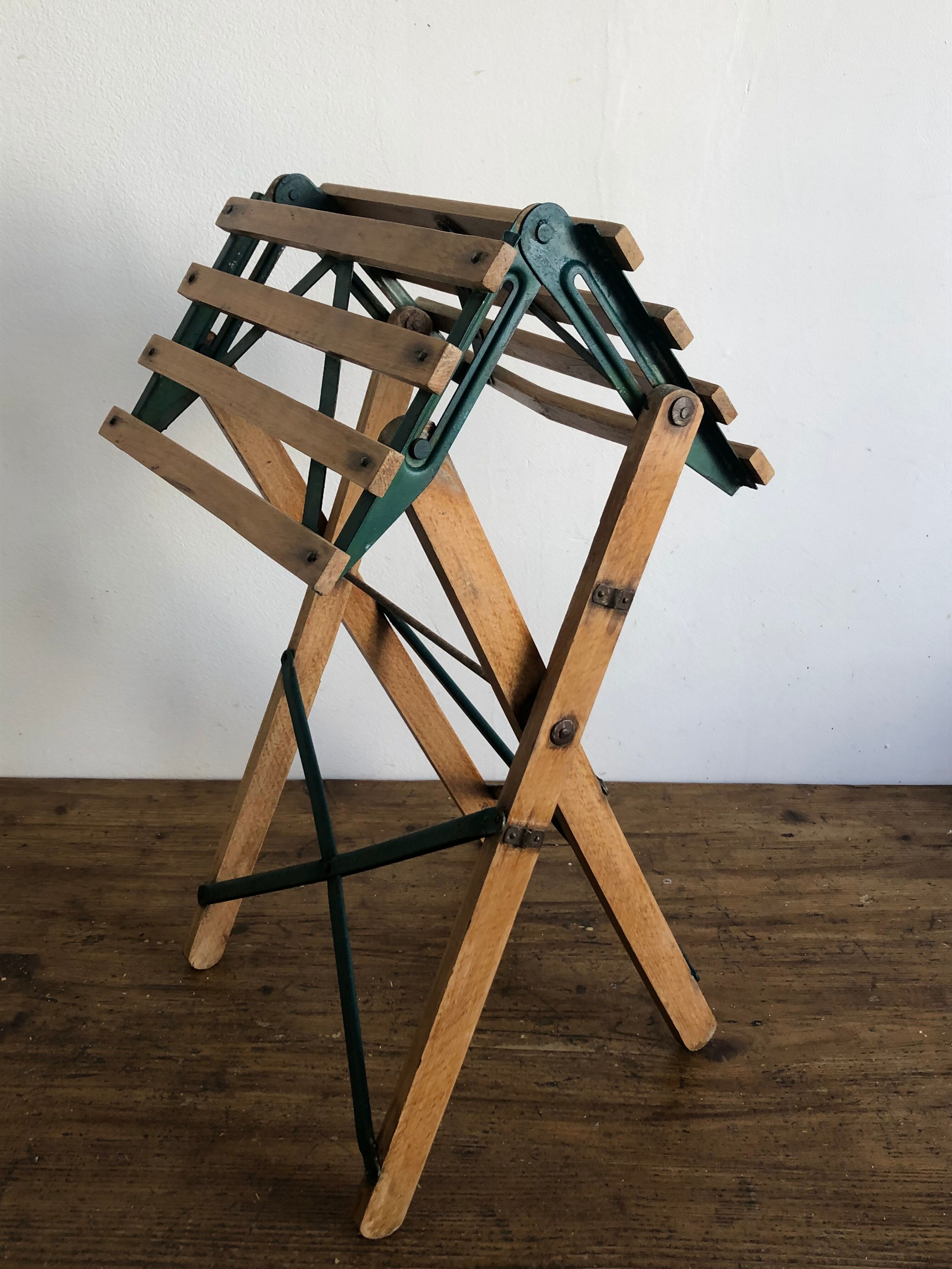 Painter's or fisherman's folding stool