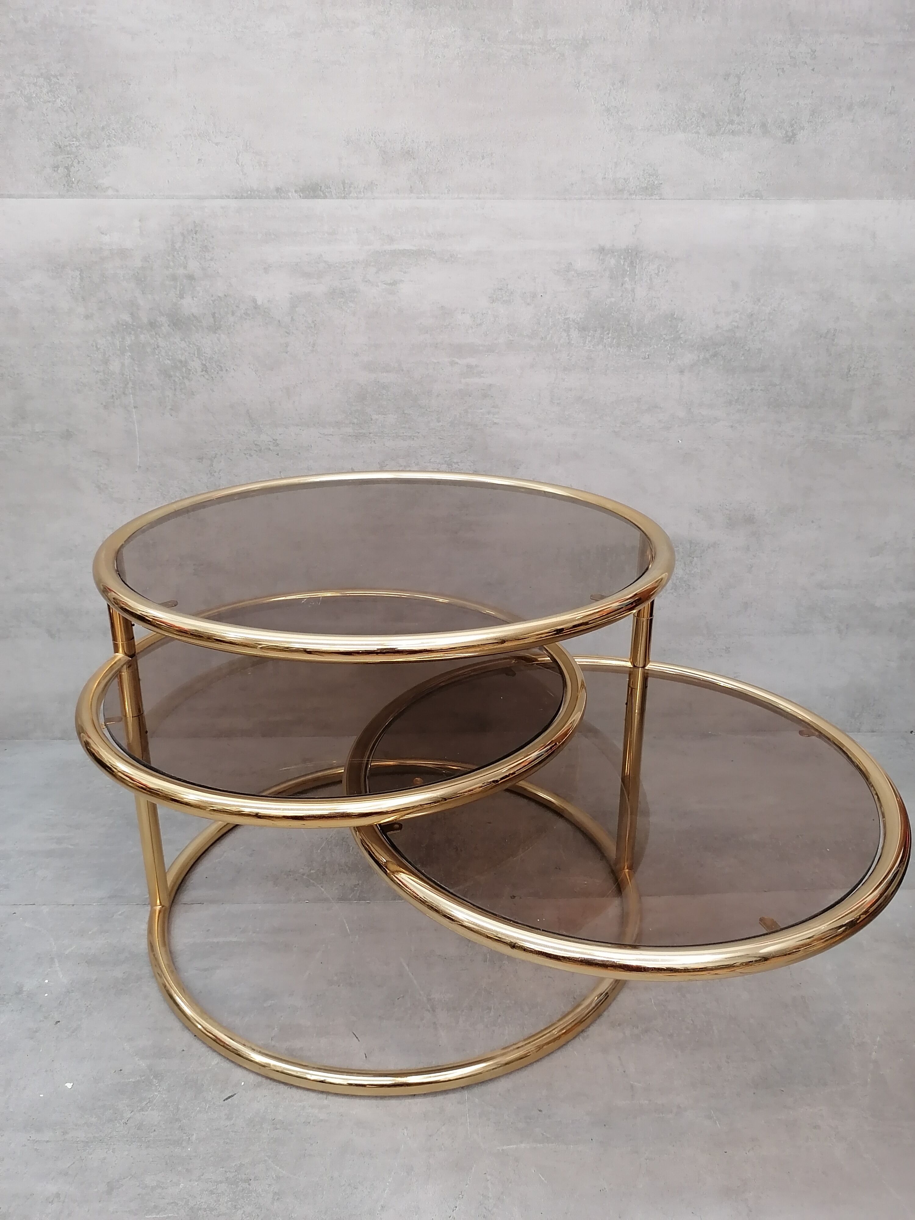 Table basse laiton 3 niveaux pivotants des années 1970 style de Milo Baughman Italie