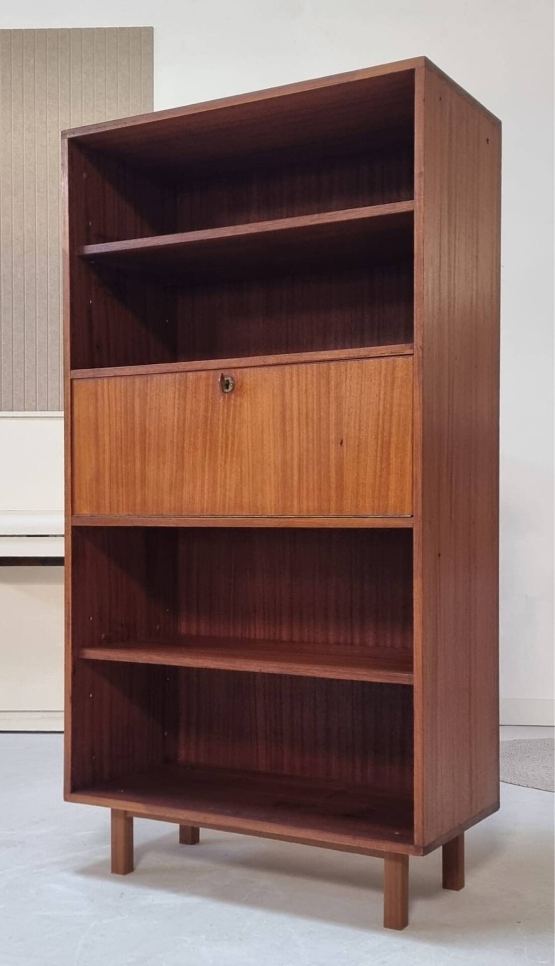 Mid-century highboard
