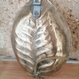Adjustable bronze wall light with leaf decor