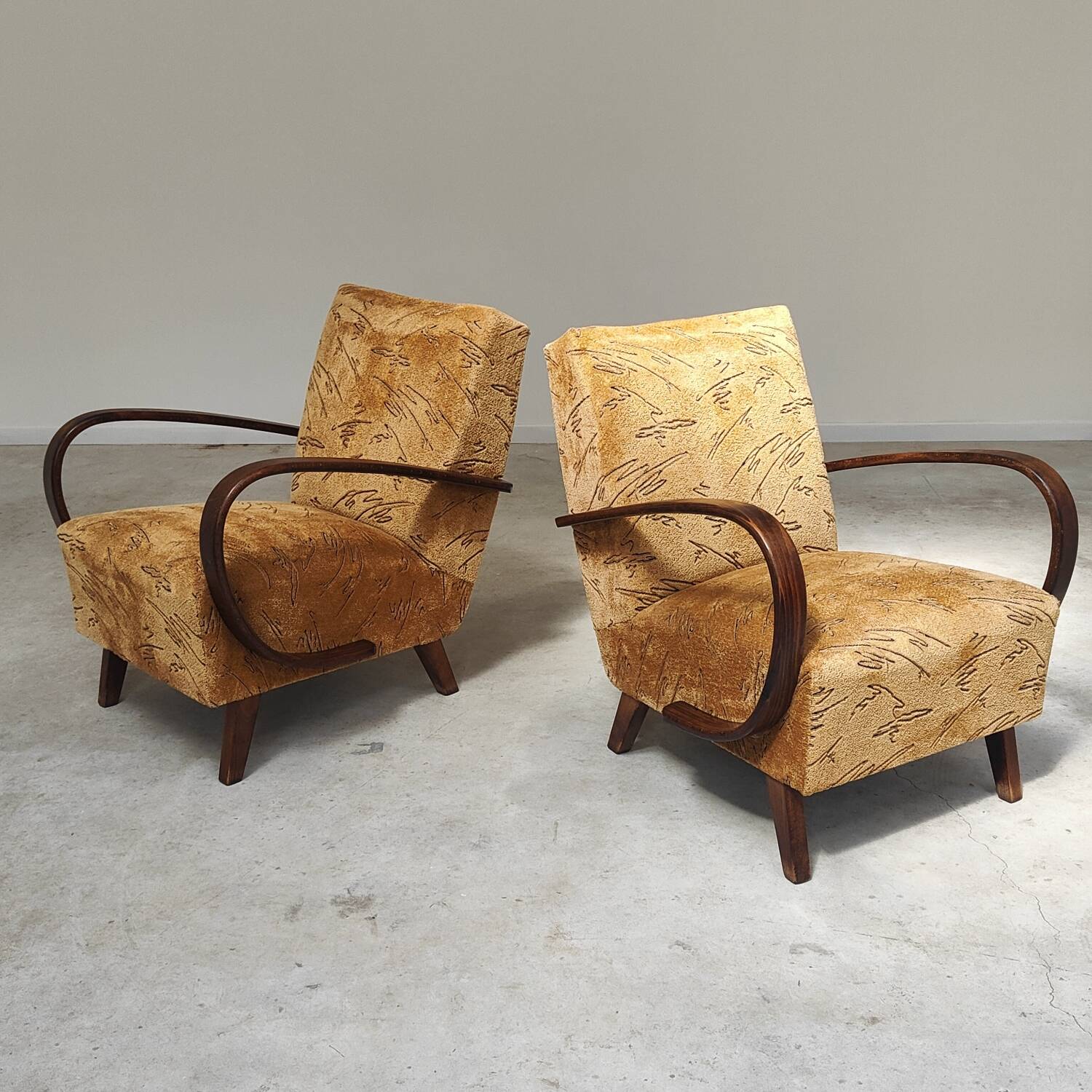 Pair of Art Deco armchairs H410 Type C by Jindrich Halabala for UP Zavody