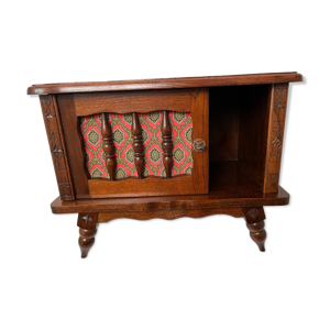 Table de chevet en bois sculptée