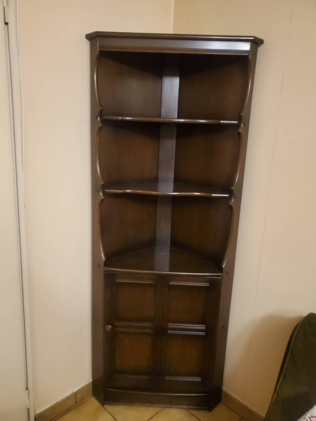 corner cabinet