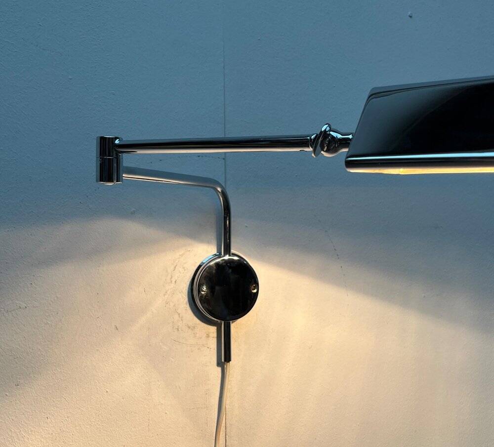 Mid-century Hollywood Regency chrome wall lamp by Florian Schulz for Interline, 1970s.