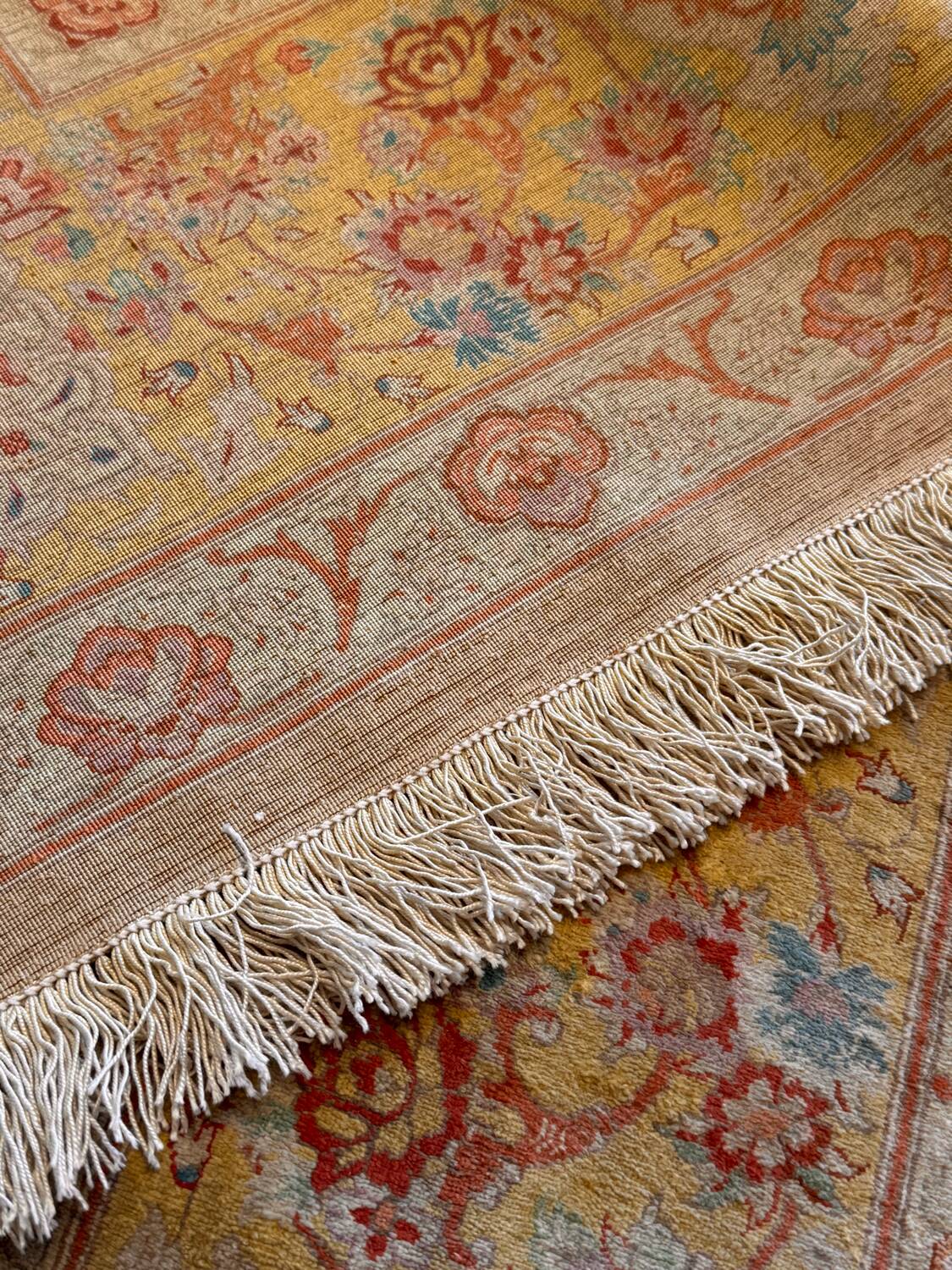 Extra fine Ghoum carpet from Iran in silk, signed Bahrami.
