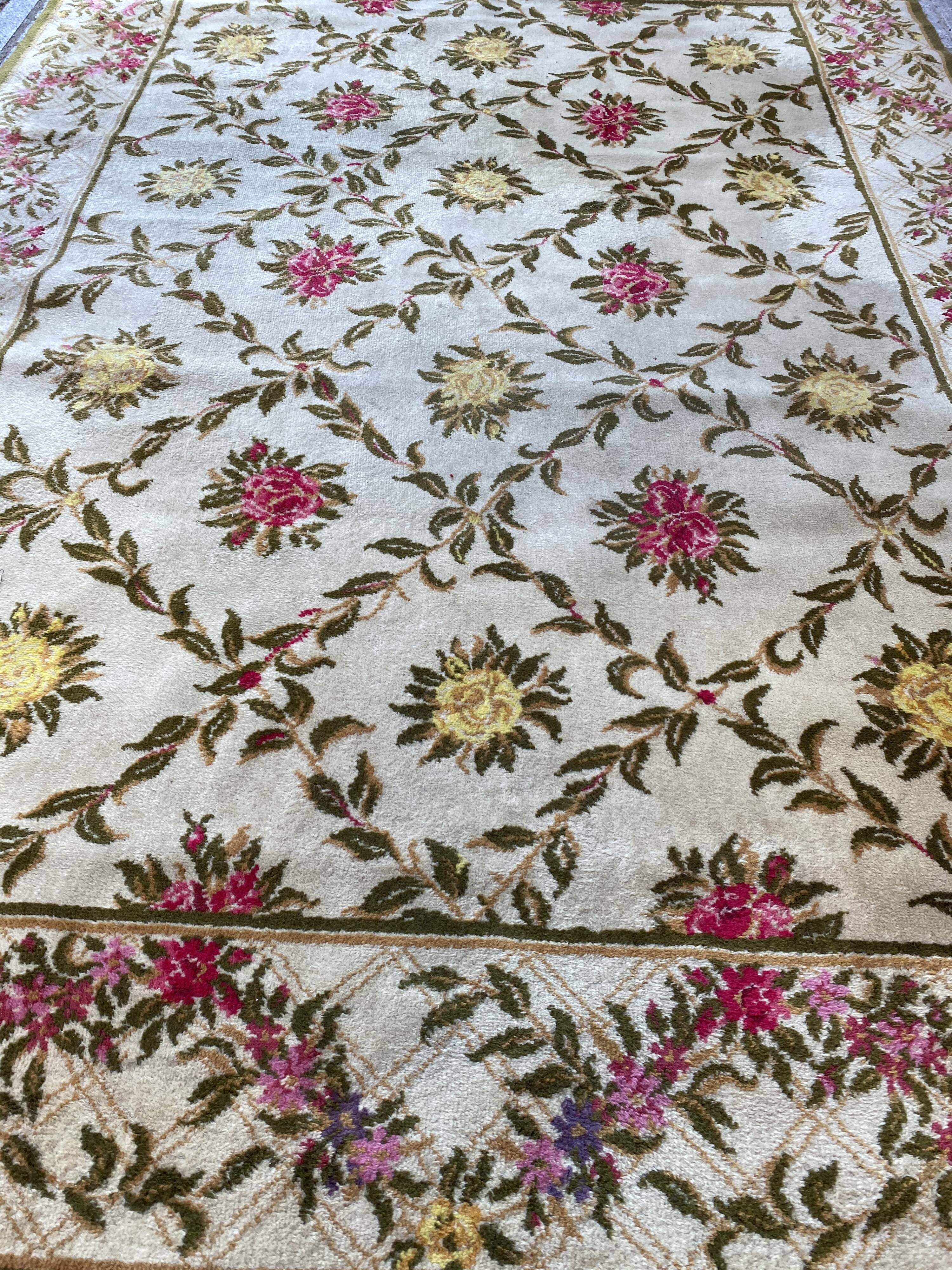 Nice carpet style aubusson or soap factory 170x240 cm