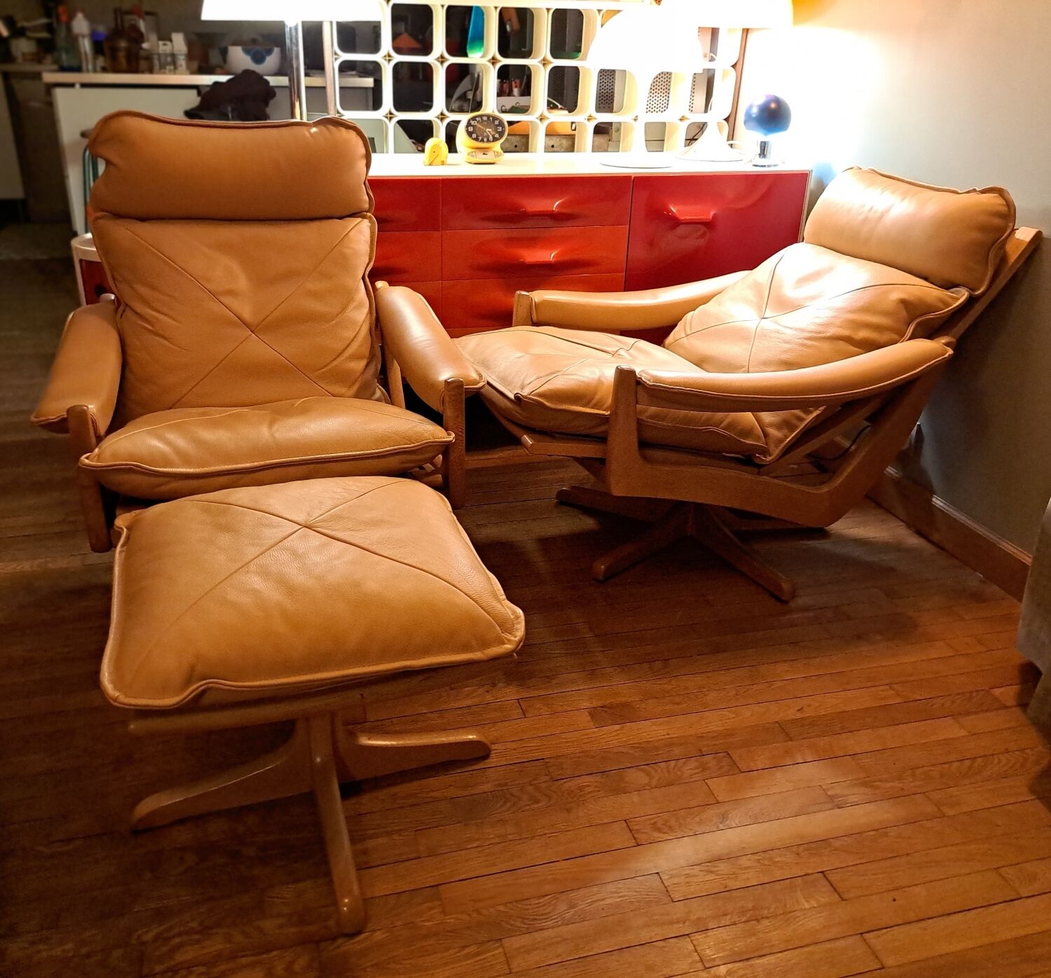 Pairs of armchairs and ottoman by Soda Galvano for Lied Mobler, Norway 1970