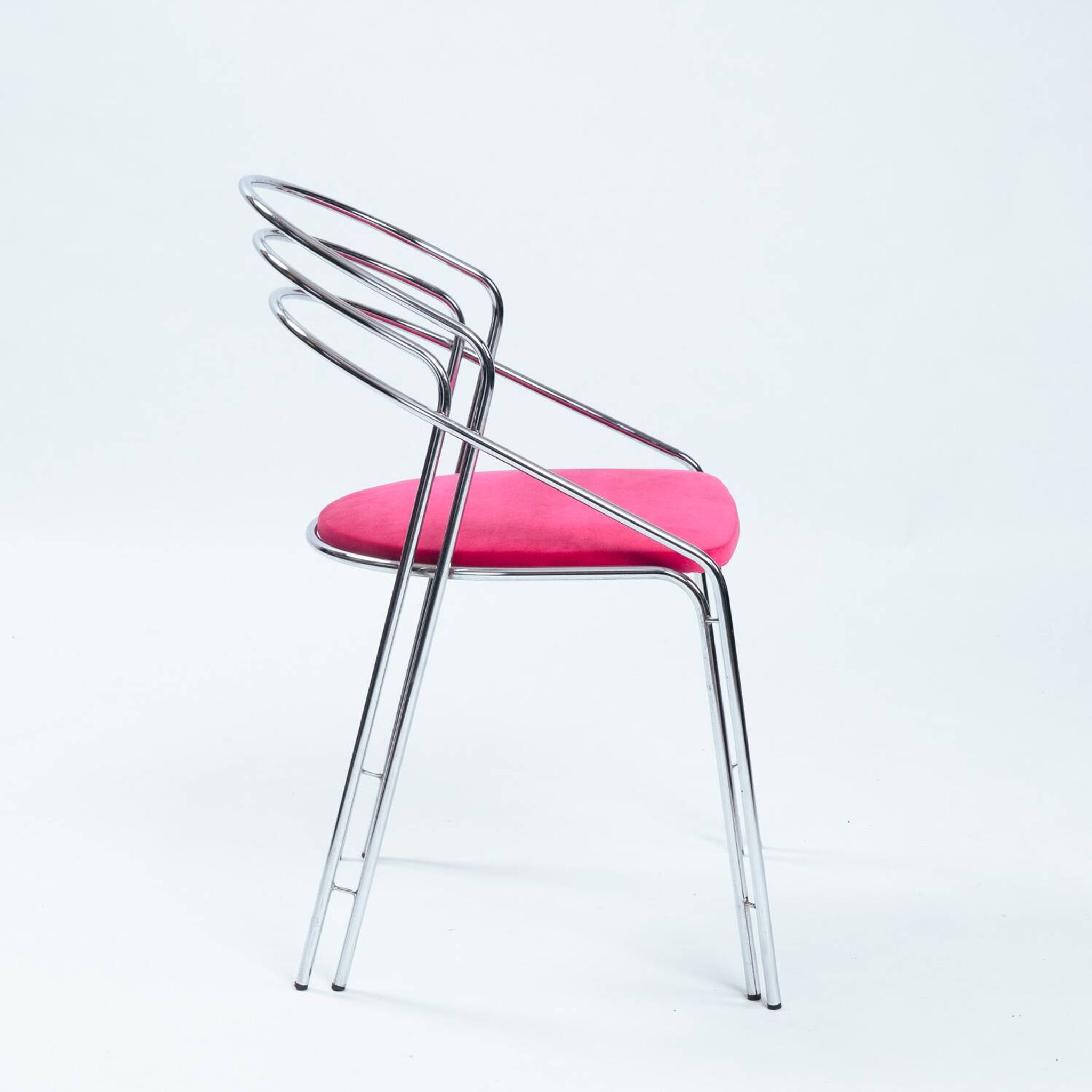 Set of Four Midcentury Italian Dining Chairs in Chrome and Pink Velvet
