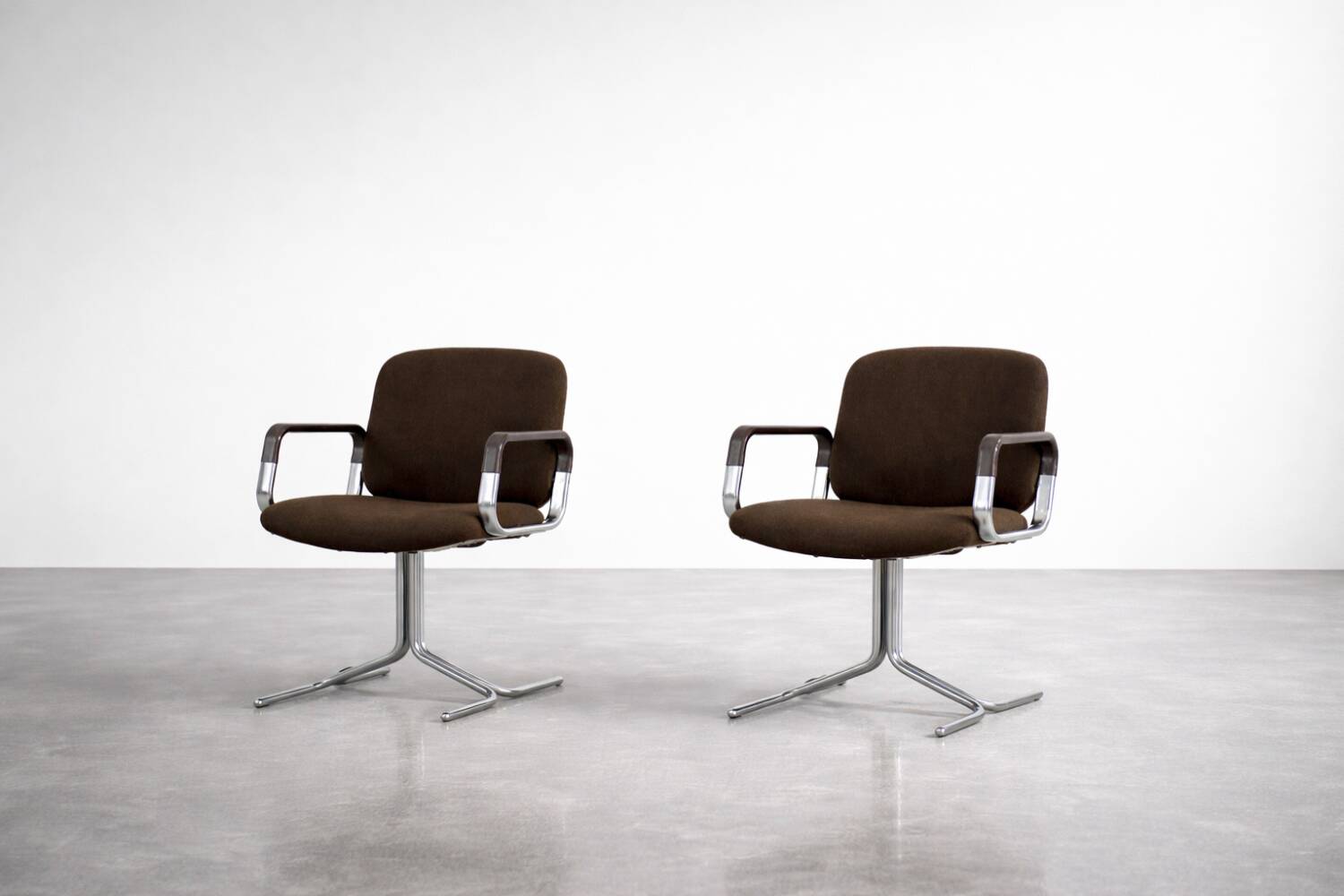 Pair of Vintage Mid-Century German Modern Fabric and Aluminium Chairs Mauser