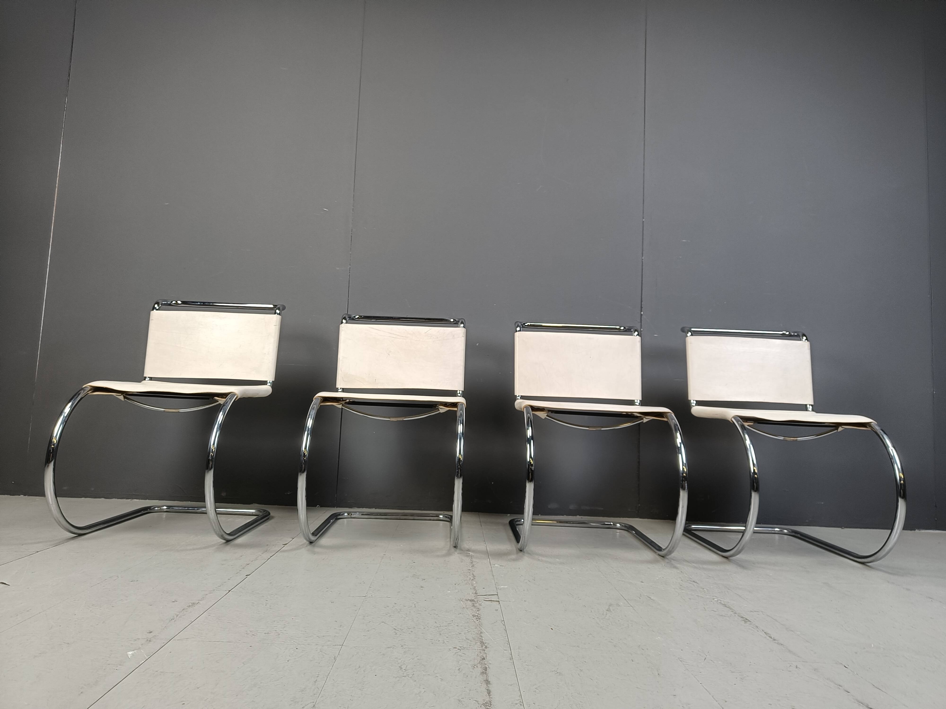 Ensemble de 4 chaises de salle à manger par Mies van der Rohe pour Knoll International, années 1970