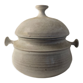 Ceramic pottery, white soup tureen