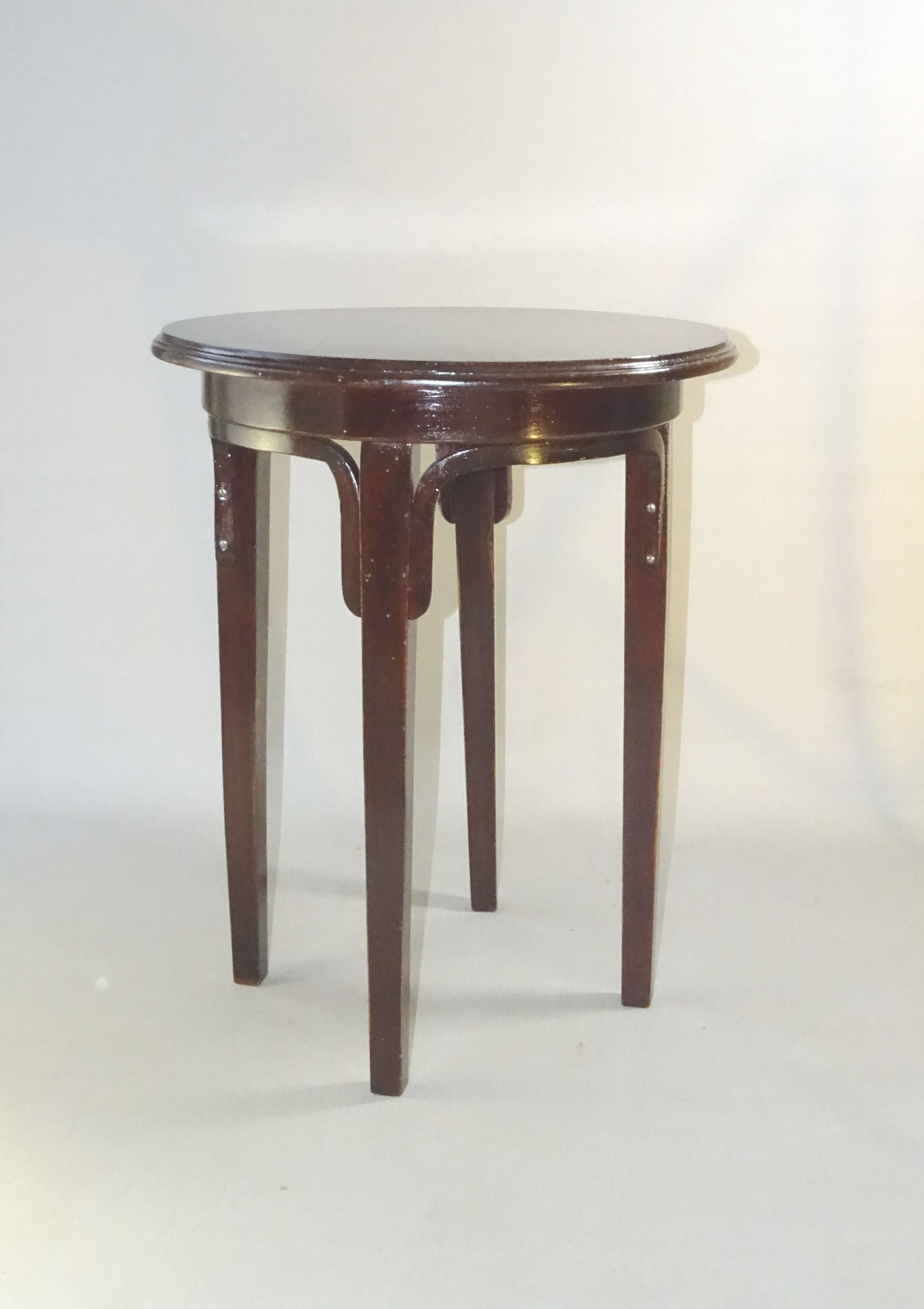 Table d'appoint par Kohn, vers 1910 style sécession viennoise,bistrot