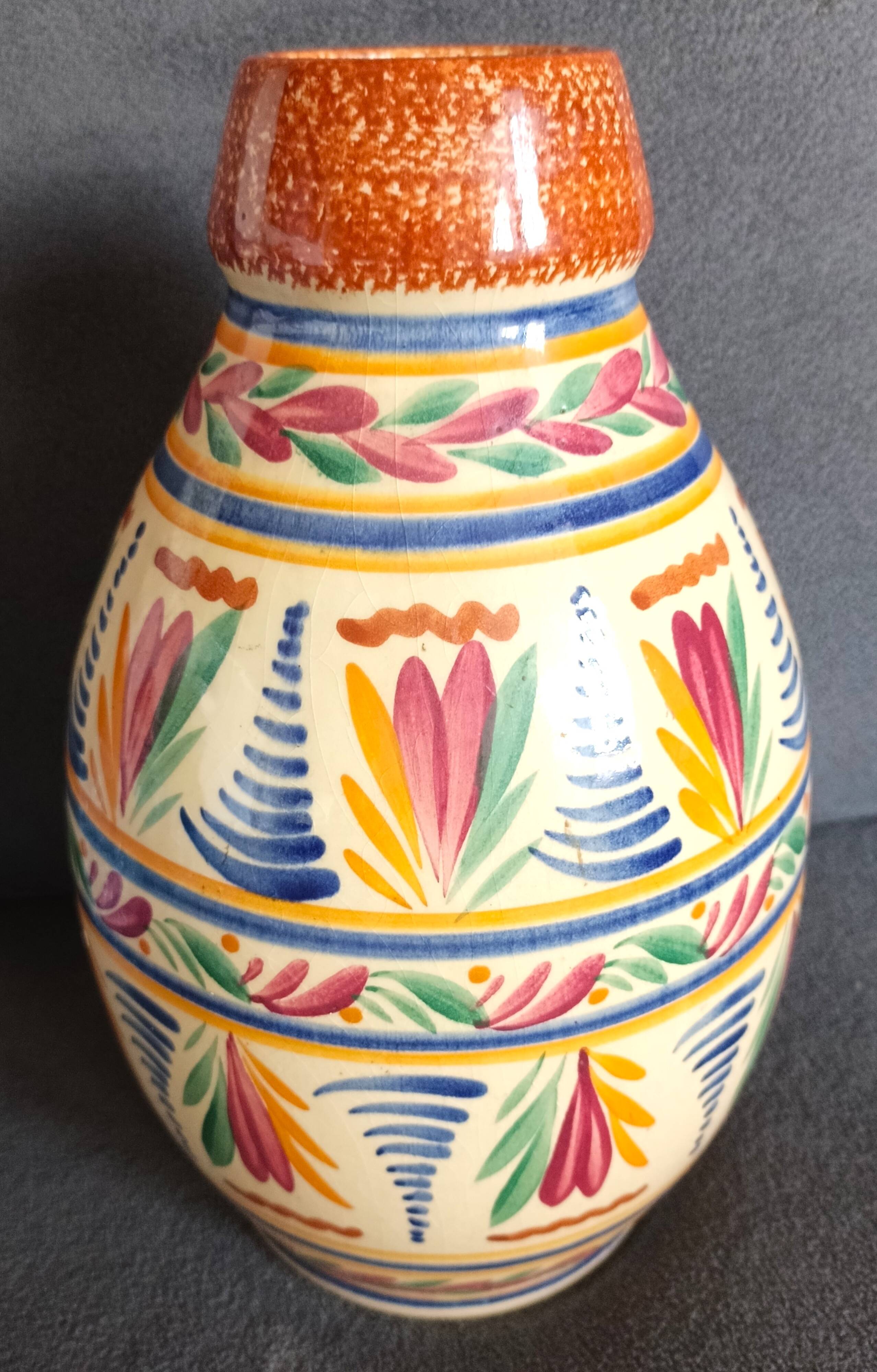 Quimper faience vase – HB Quimper – Model 510 decor C.C. – Circa 1955