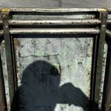 Table de jardin ou bistro pliante en tôle kaki début années 50