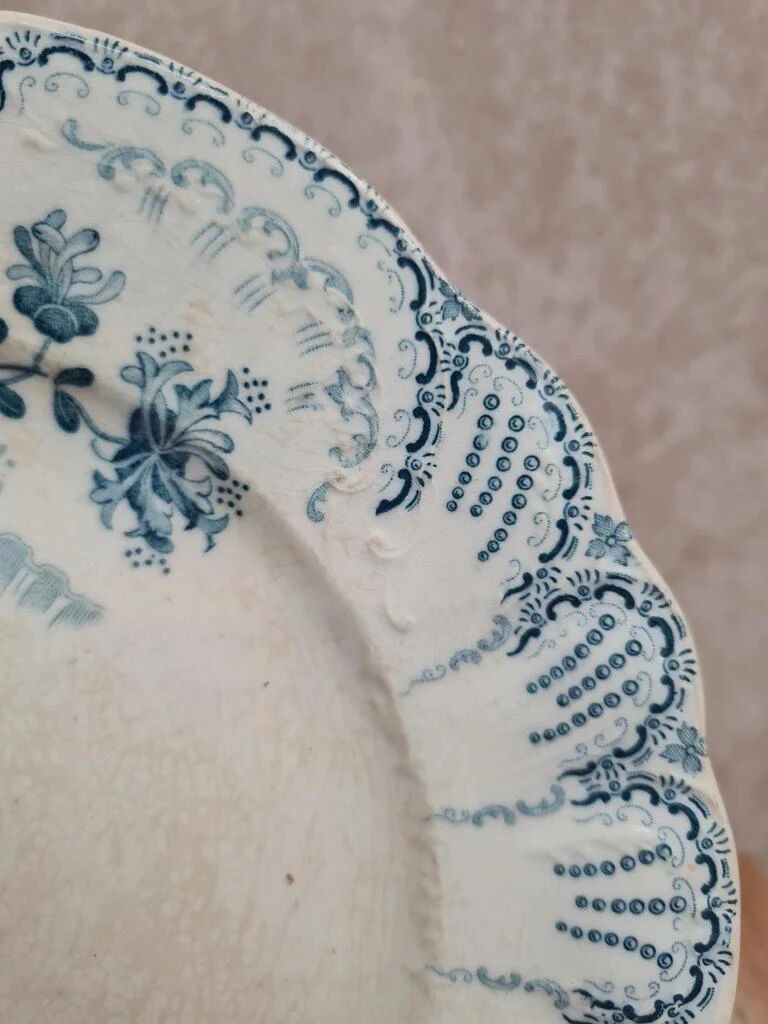 Antique plate Saint-Amand & Hamage Regency model – blue lace decoration