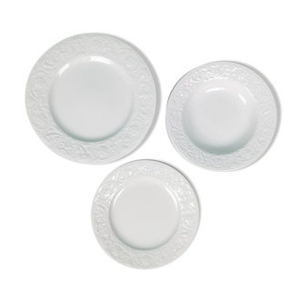 Set of 18 Richard Ginori "Renaissance" plates