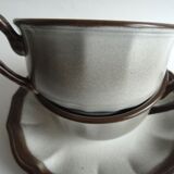 2 salins tea cups