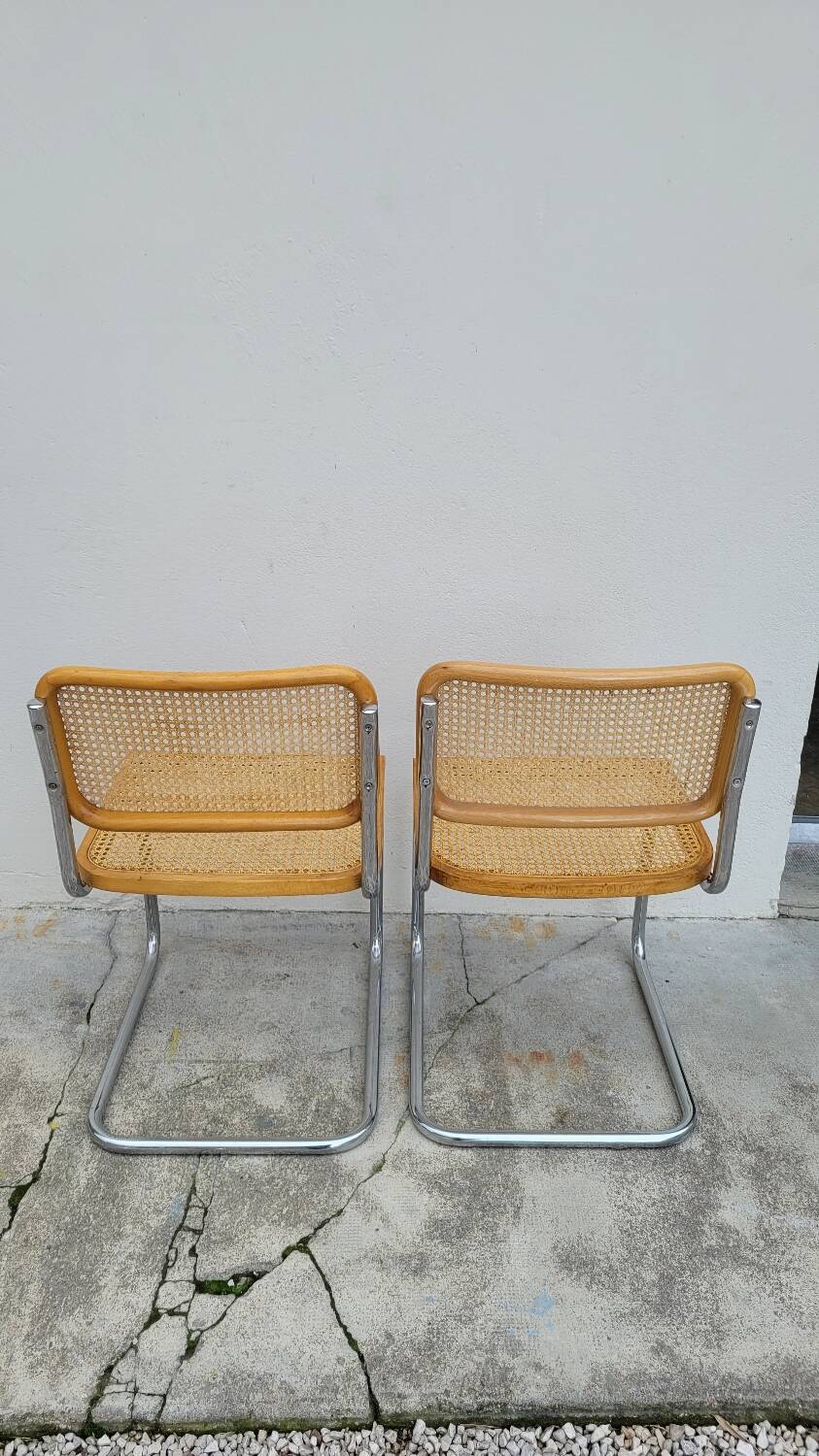 Paire de chaises Marcel Breuer modèle B32 signé Italy.