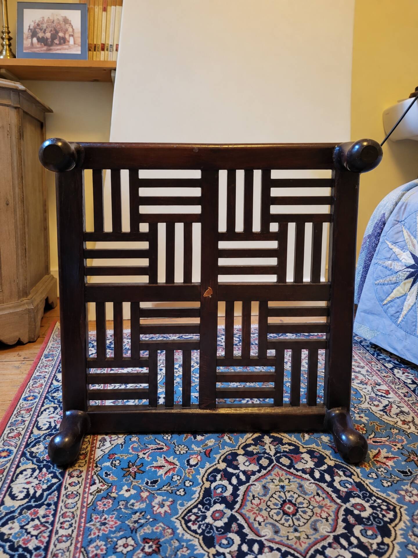 Antique Chinese coffee table in mahogany – openwork top – Qing style